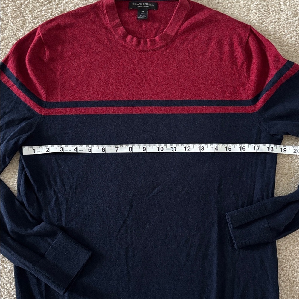 Banana Republic Red and Navy Crewneck Sweater - Picture 4 of 5